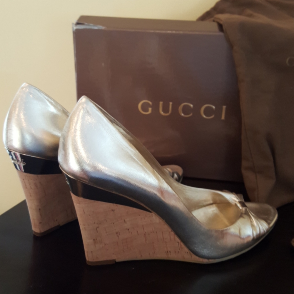 Shoes - Picture 2 of 8